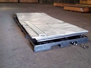 Import-dan-Reeksport,-Handling-Loading,-Unloading,-dan-Reapcking-Confidential-Unit-Nissan-di-Gudang-UK-3