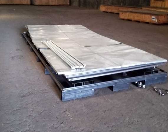 Import-dan-Reeksport,-Handling-Loading,-Unloading,-dan-Reapcking-Confidential-Unit-Nissan-di-Gudang-UK-3