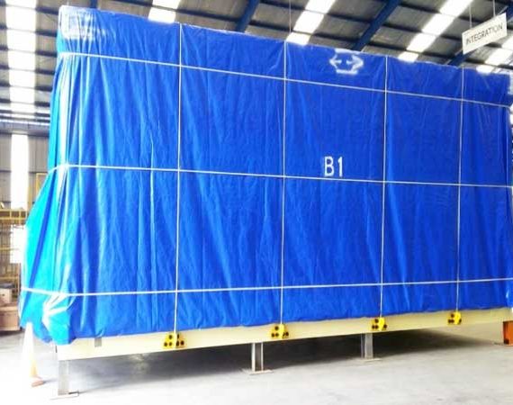 Import-dan-Reeksport,-Handling-Loading,-Unloading,-dan-Reapcking-Confidential-Unit-Nissan-di-Gudang-UK